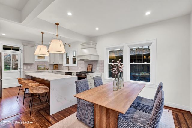 2436 Broadmeade Rd, Louisville, KY 40205