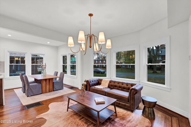 2436 Broadmeade Rd, Louisville, KY 40205