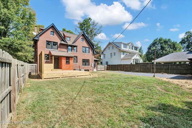 2436 Broadmeade Rd, Louisville, KY 40205