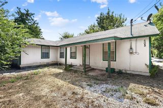 505 SW 4th Street, Grand Prairie, TX 75051