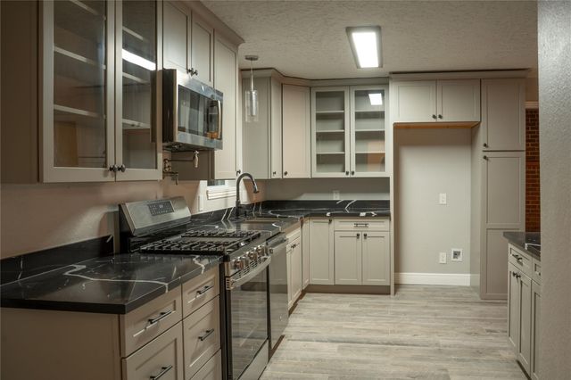 2921 Oak Drive, Dickinson, TX 77539