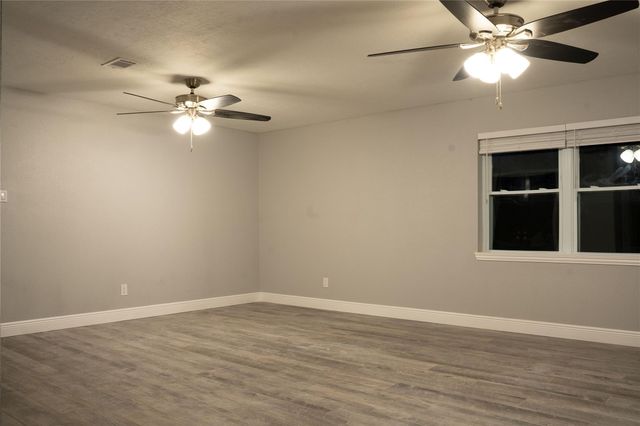 2921 Oak Drive, Dickinson, TX 77539