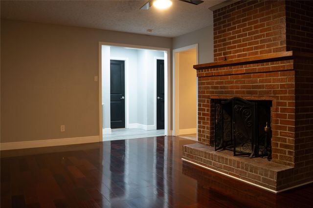 2921 Oak Drive, Dickinson, TX 77539