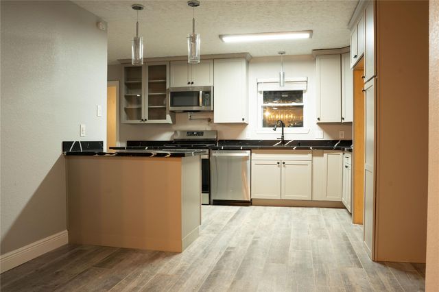 2921 Oak Drive, Dickinson, TX 77539