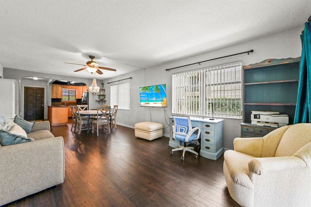 308 Golfview Road 101, North Palm Beach, FL 33408