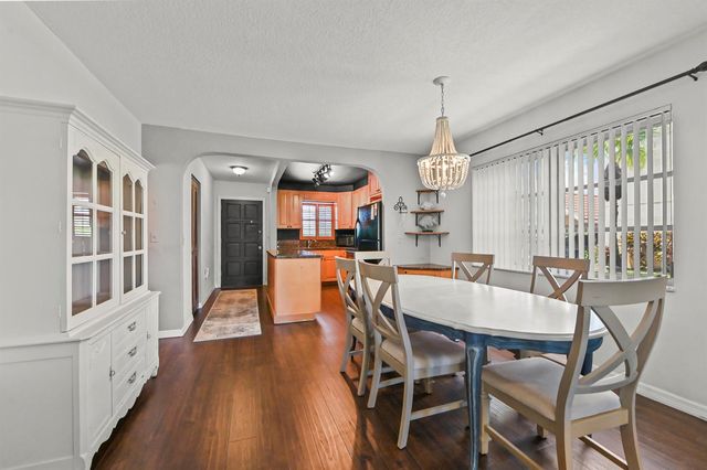 308 Golfview Road 101, North Palm Beach, FL 33408