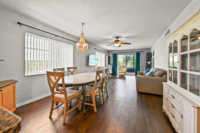 308 Golfview Road 101, North Palm Beach, FL 33408
