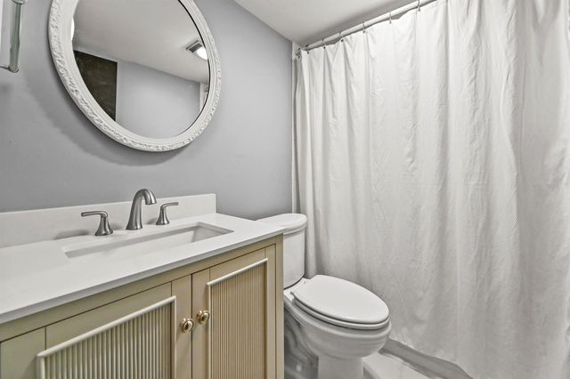 308 Golfview Road 101, North Palm Beach, FL 33408