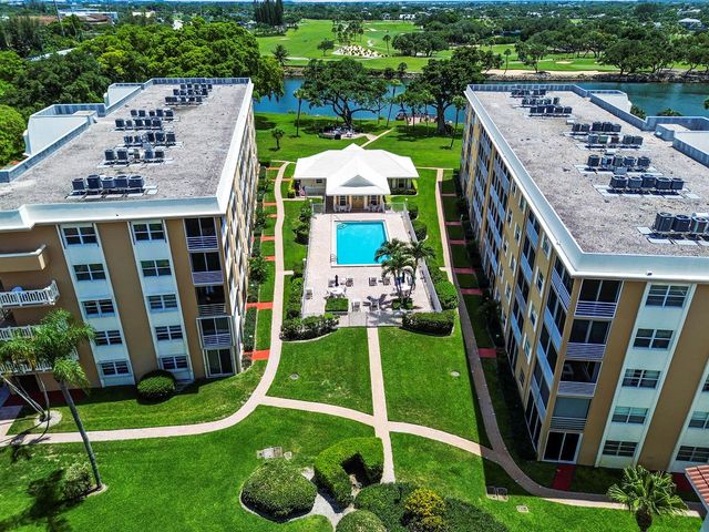 308 Golfview Road 101, North Palm Beach, FL 33408