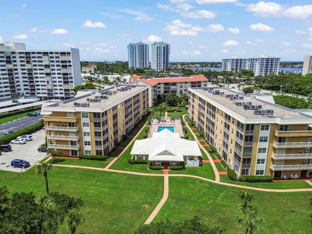 308 Golfview Road 101, North Palm Beach, FL 33408