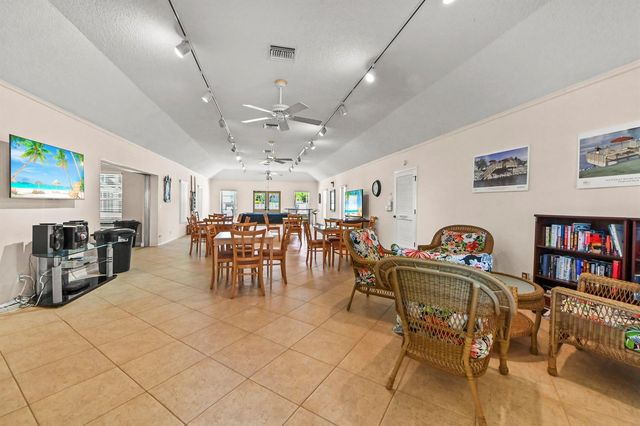 308 Golfview Road 101, North Palm Beach, FL 33408