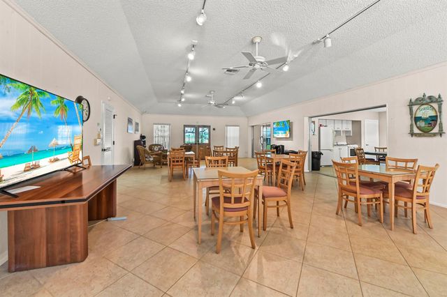 308 Golfview Road 101, North Palm Beach, FL 33408