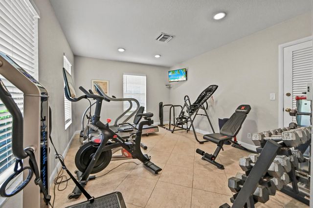 308 Golfview Road 101, North Palm Beach, FL 33408