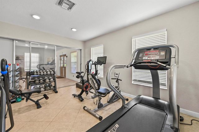 308 Golfview Road 101, North Palm Beach, FL 33408