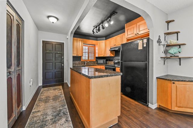 308 Golfview Road 101, North Palm Beach, FL 33408