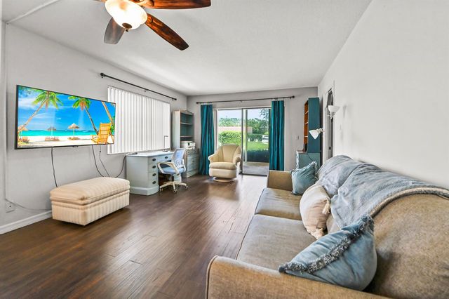 308 Golfview Road 101, North Palm Beach, FL 33408