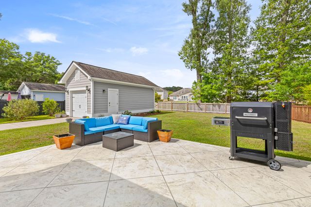 2073 Kemmerlin Street, Johns Island, SC 29455
