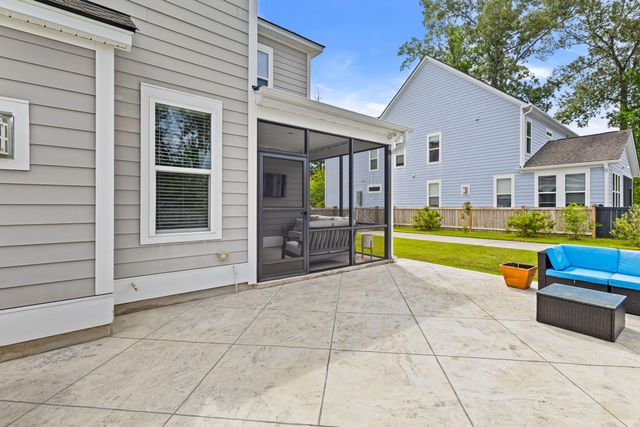2073 Kemmerlin Street, Johns Island, SC 29455