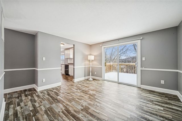 123 Penn Crest Dr, White Oak, PA 15131