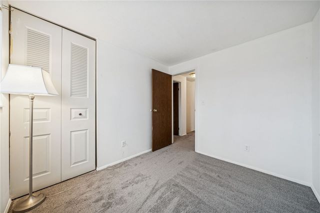 123 Penn Crest Dr, White Oak, PA 15131