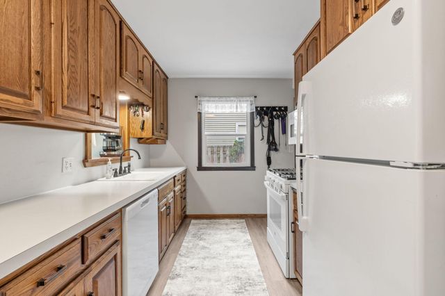 4258 Islemount Place, Robbinsdale, MN 55422