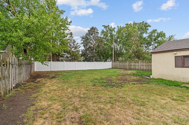4258 Islemount Place, Robbinsdale, MN 55422