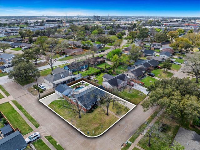 4303 Marlborough Drive, Houston, TX 77092