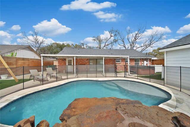 4303 Marlborough Drive, Houston, TX 77092