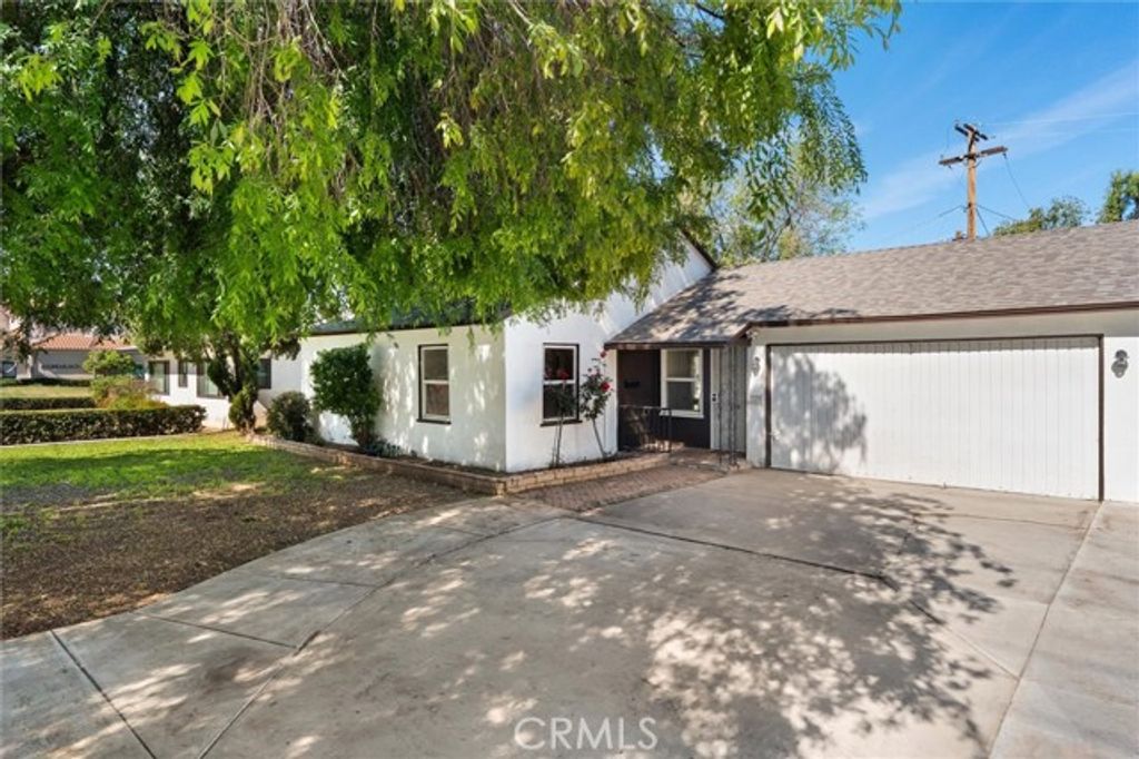 3623 Arlington Ave, Riverside, CA 92506