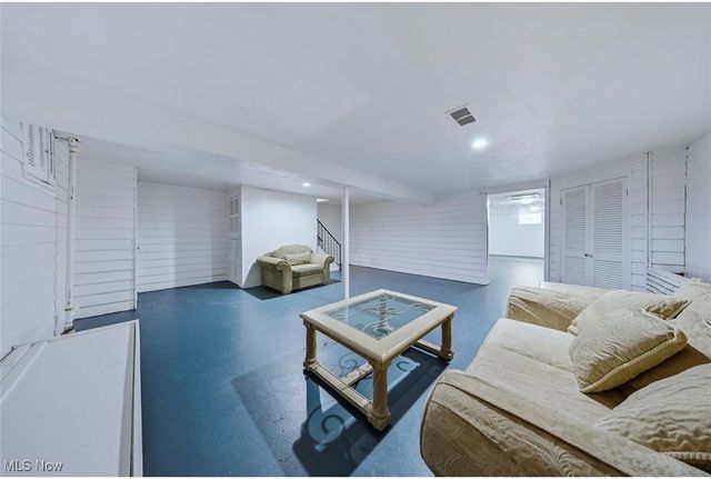 4876 Monticello Boulevard, Richmond Heights, OH 44143