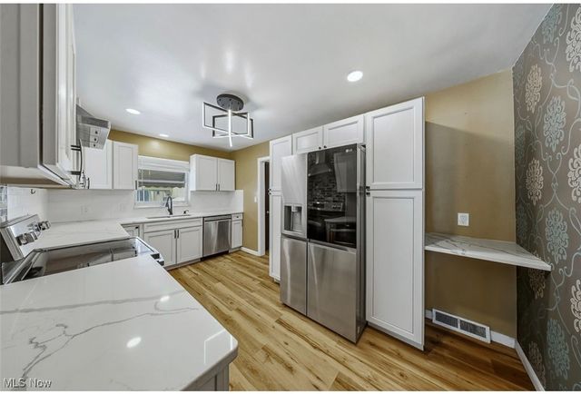 4876 Monticello Boulevard, Richmond Heights, OH 44143