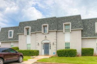 11421 N May Avenue B, Oklahoma City, OK 73120