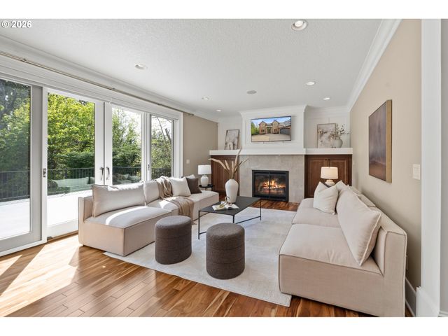 13056 KNAUS Rd, Lake Oswego, OR 97034