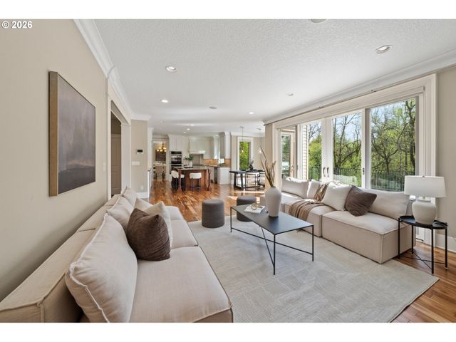 13056 KNAUS Rd, Lake Oswego, OR 97034