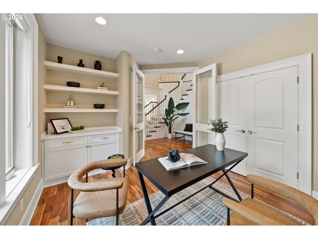 13056 KNAUS Rd, Lake Oswego, OR 97034