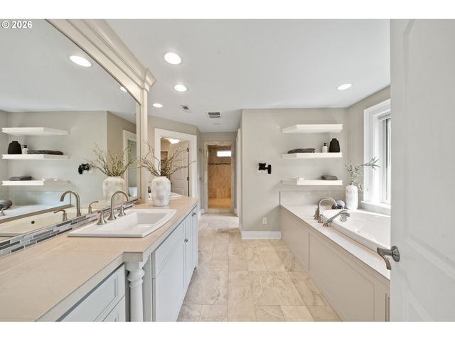 13056 KNAUS Rd, Lake Oswego, OR 97034