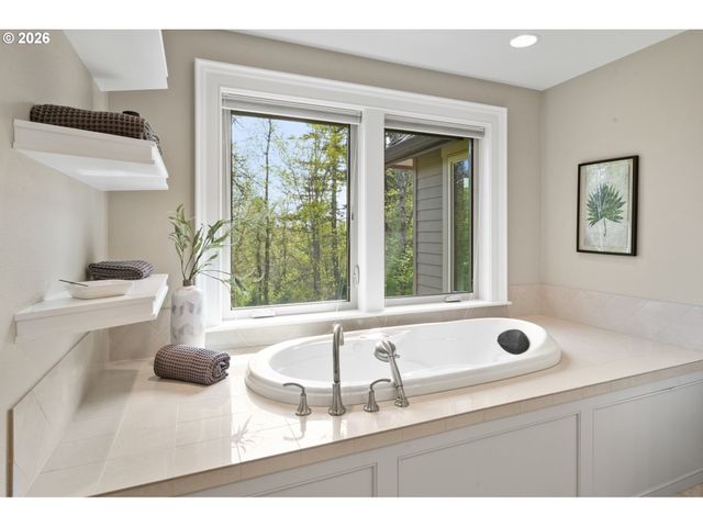 13056 KNAUS Rd, Lake Oswego, OR 97034