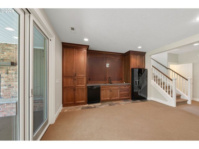 13056 KNAUS Rd, Lake Oswego, OR 97034