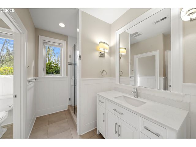 13056 KNAUS Rd, Lake Oswego, OR 97034