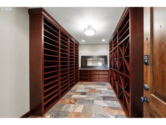 13056 KNAUS Rd, Lake Oswego, OR 97034