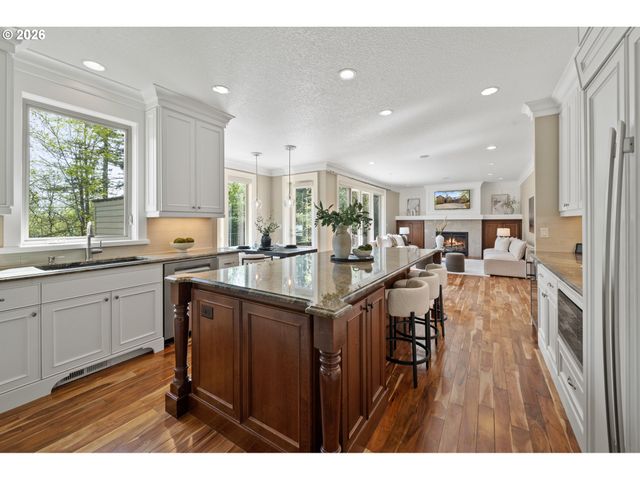 13056 KNAUS Rd, Lake Oswego, OR 97034