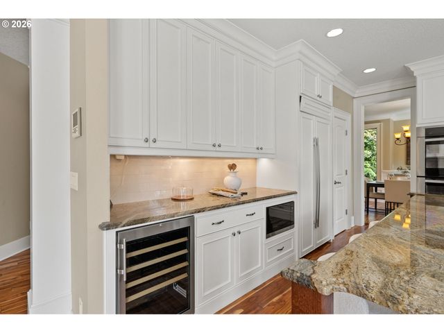 13056 KNAUS Rd, Lake Oswego, OR 97034