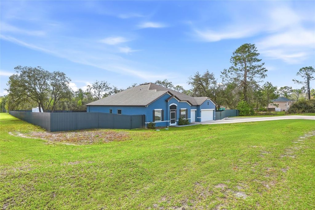 Image 3 of property listing at 11174 MARVELWOOD ROAD, Weeki Wachee, FL 34614