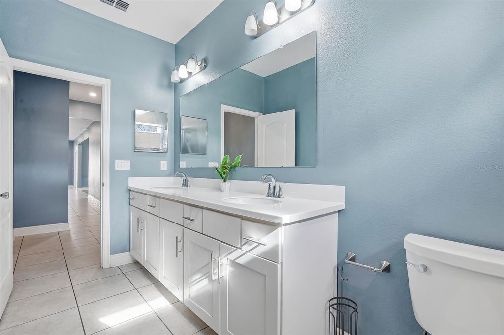 Image 35 of property listing at 11174 MARVELWOOD ROAD, Weeki Wachee, FL 34614