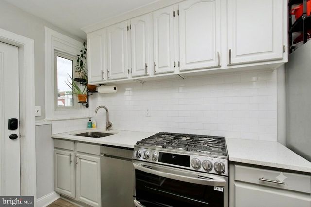 1702 LANG PL NE, Washington, DC 20002