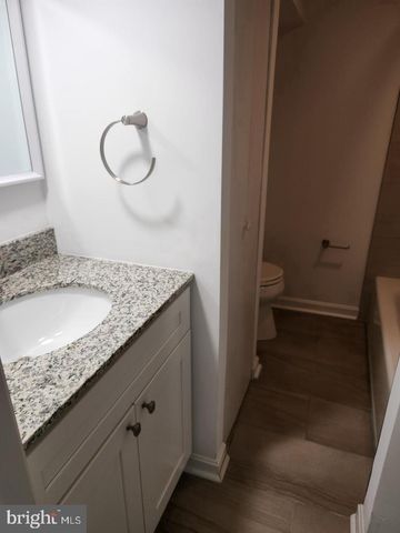 1702 LANG PL NE, Washington, DC 20002