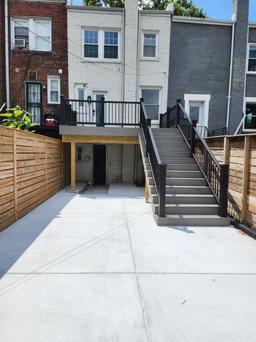 1702 LANG PL NE, Washington, DC 20002