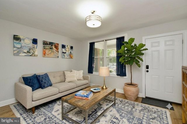 1702 LANG PL NE, Washington, DC 20002