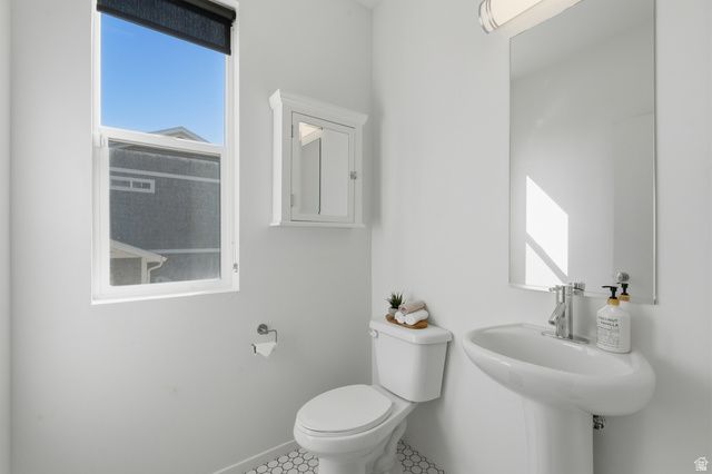 5039 AMBERMONT DR, Herriman, UT 84096