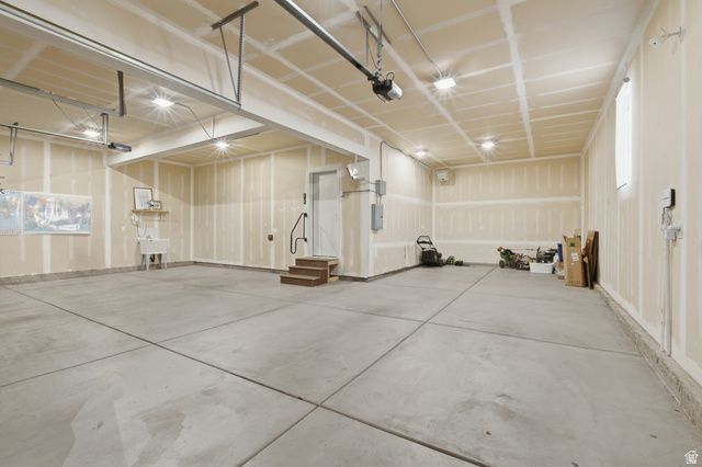 5039 AMBERMONT DR, Herriman, UT 84096